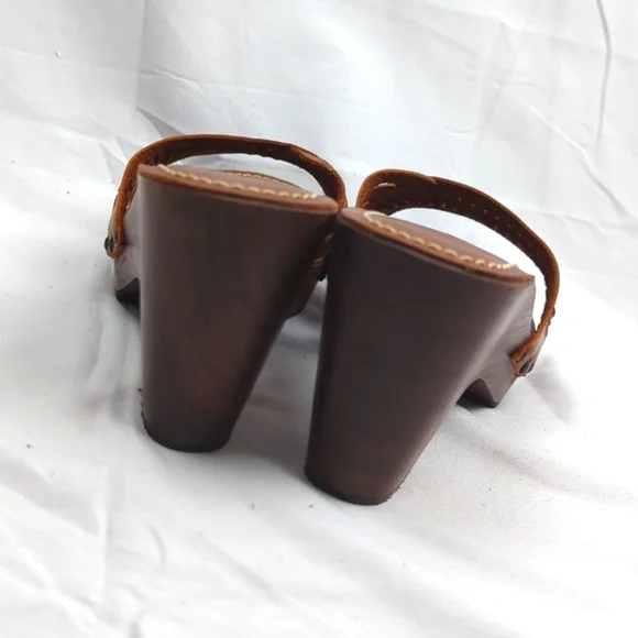 FINAL SALE 🆕🌿NICOLE FARHI SANDALS🌿 - Picture 12 of 16